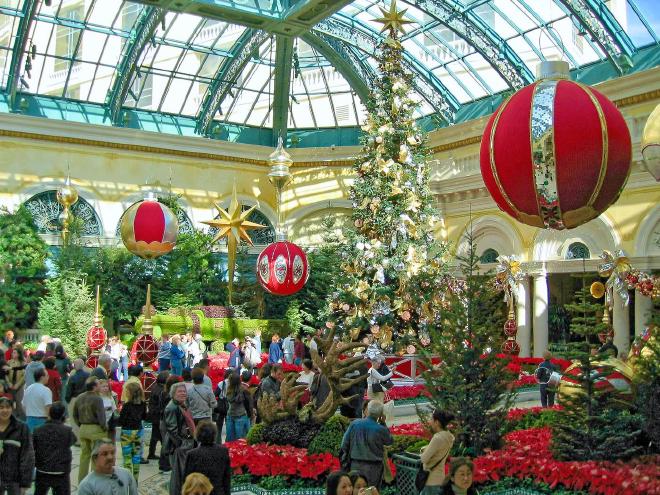 Big Vegas baubles
